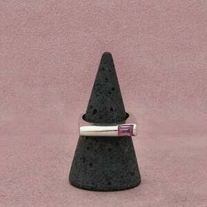 Sterling Silver Vintage Pink Sapphire Stack Offset Setting Band Ring Size 7